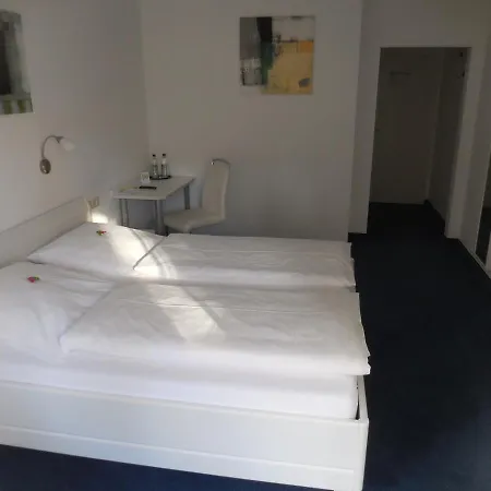 Hotel Garni Am Waldhang Gilching