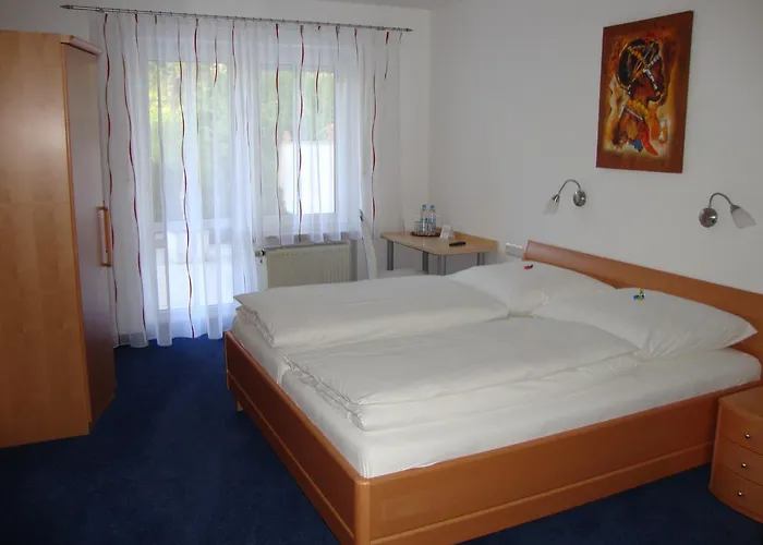 Garni Am Waldhang 3*