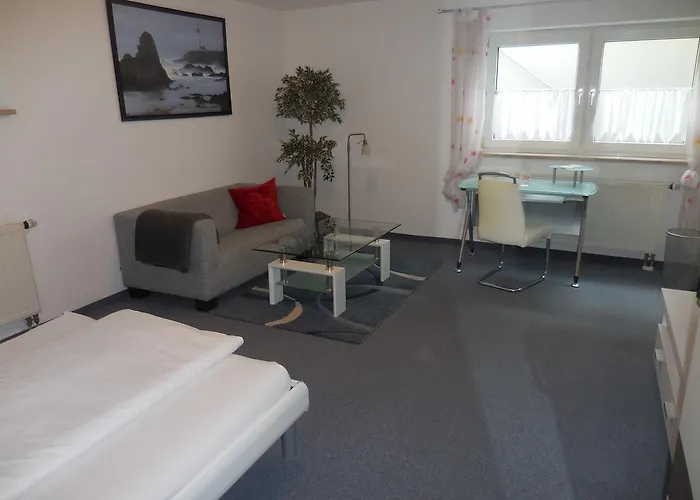 Hotel Garni Am Waldhang 3*